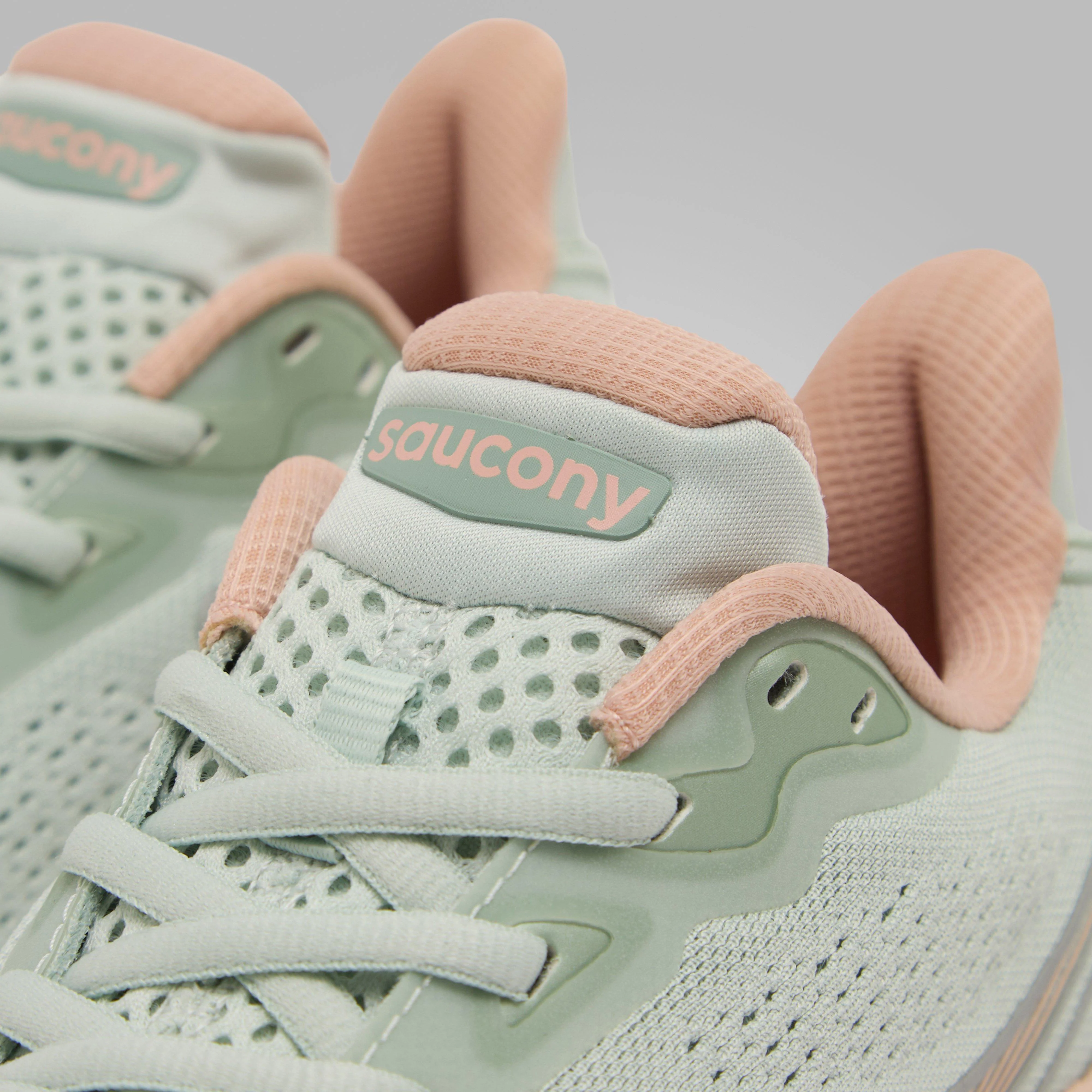 Women’s Triumph 23 Running Shoe - Image 4