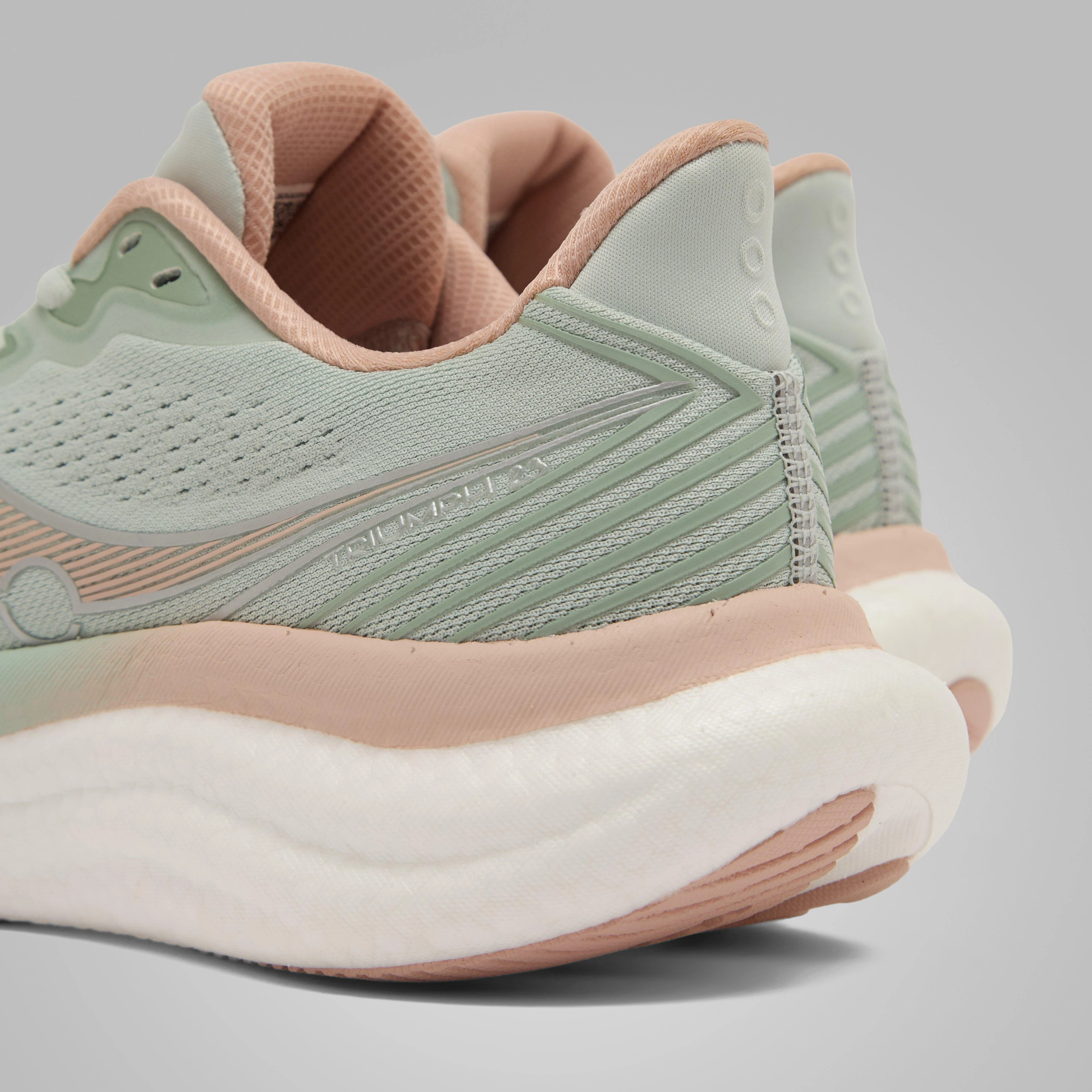 Women’s Triumph 23 Running Shoe - Image 5