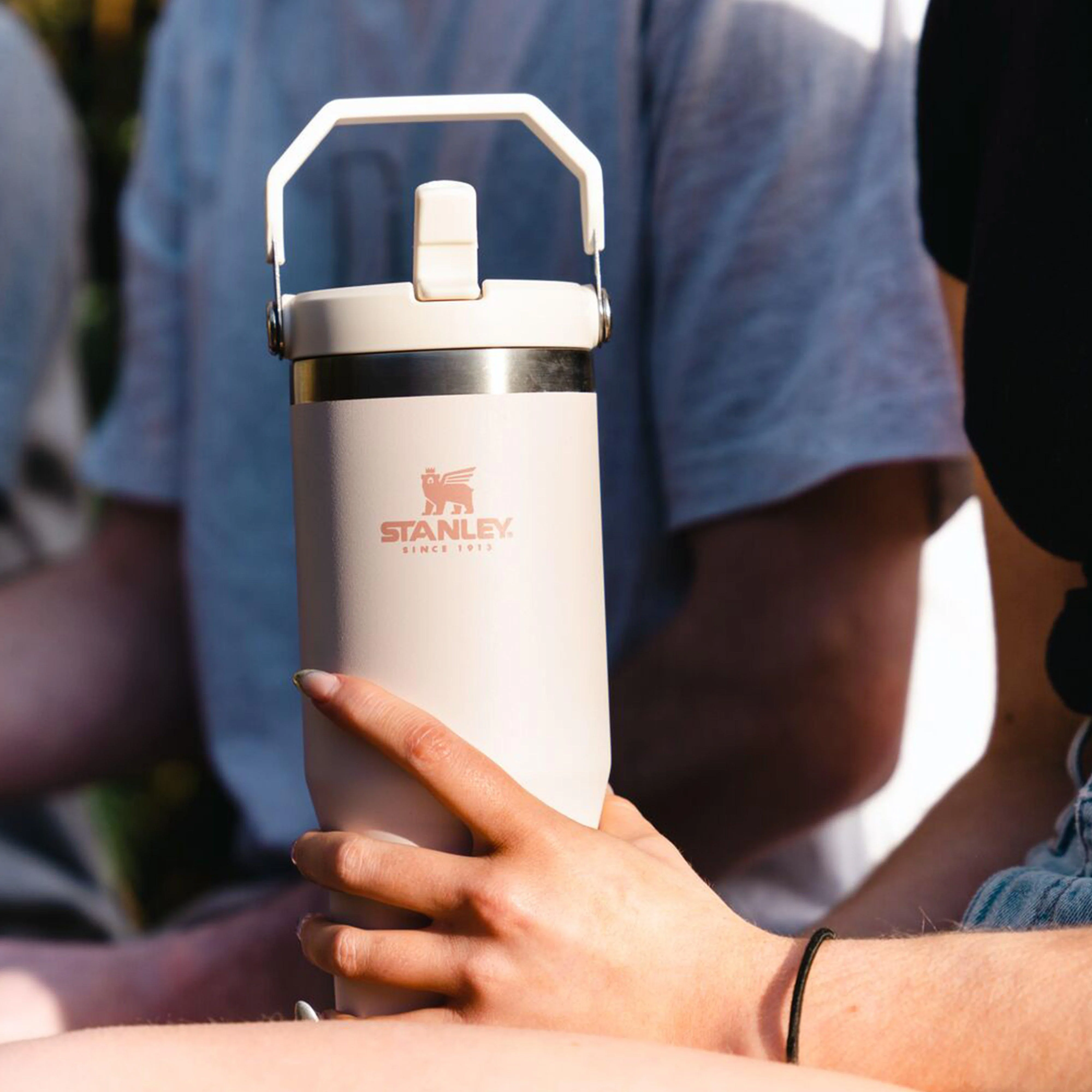 IceFlow™ Flip Straw Tumbler 0.89L - Image 5