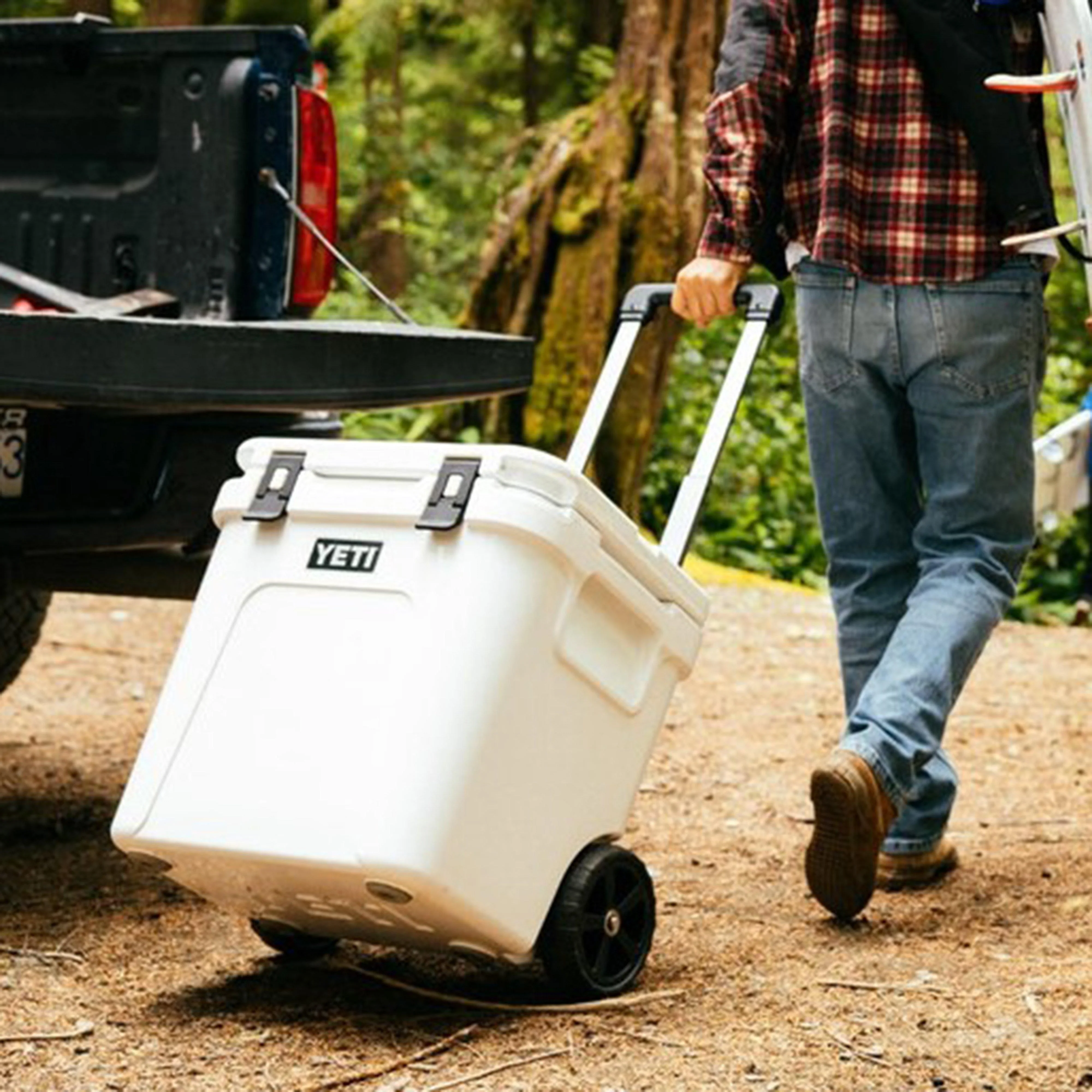 Roadie® 48 Wheeled Cool Box - Image 10